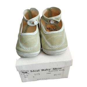 40s 50s Baby Crib Shoes with Box, Mrs. Day’s Ideal Baby Shoe, Size 0